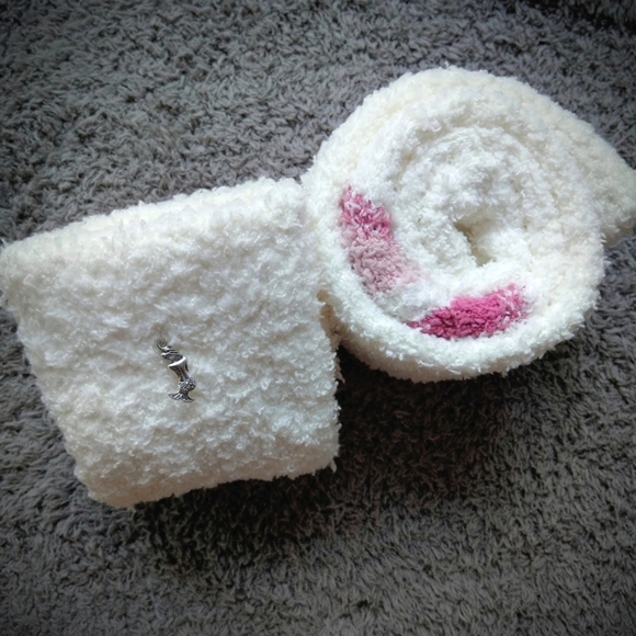 đNWTđ 2 PK PLUSH WINTER THIGH HIGH CLOUD SOCKS - Picture 12 of 12